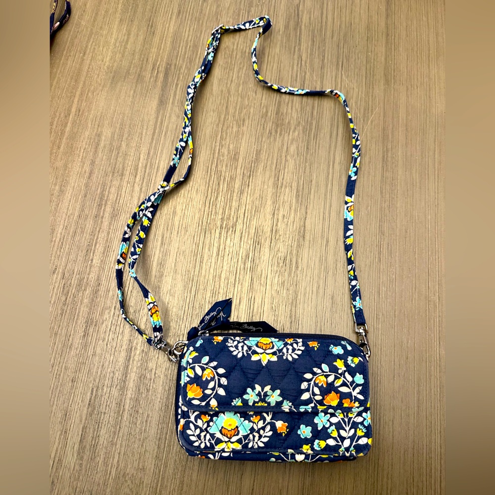 ⭐️2for$15⭐️ Vera Bradley crossbody wallet